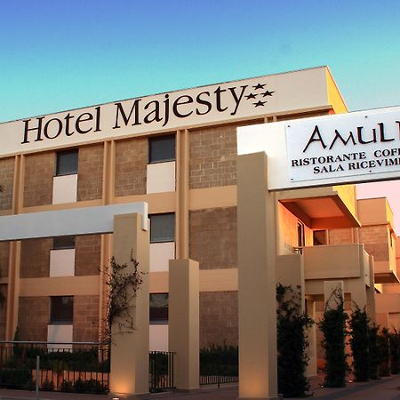 Hotel Majesty Bari Esterno foto