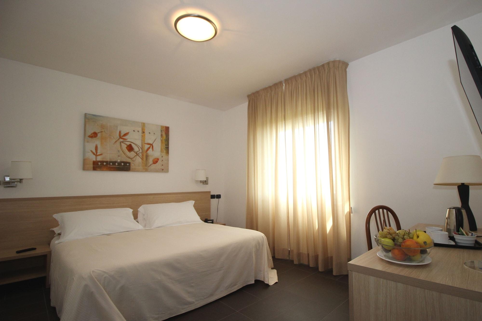 Hotel Majesty Bari Esterno foto