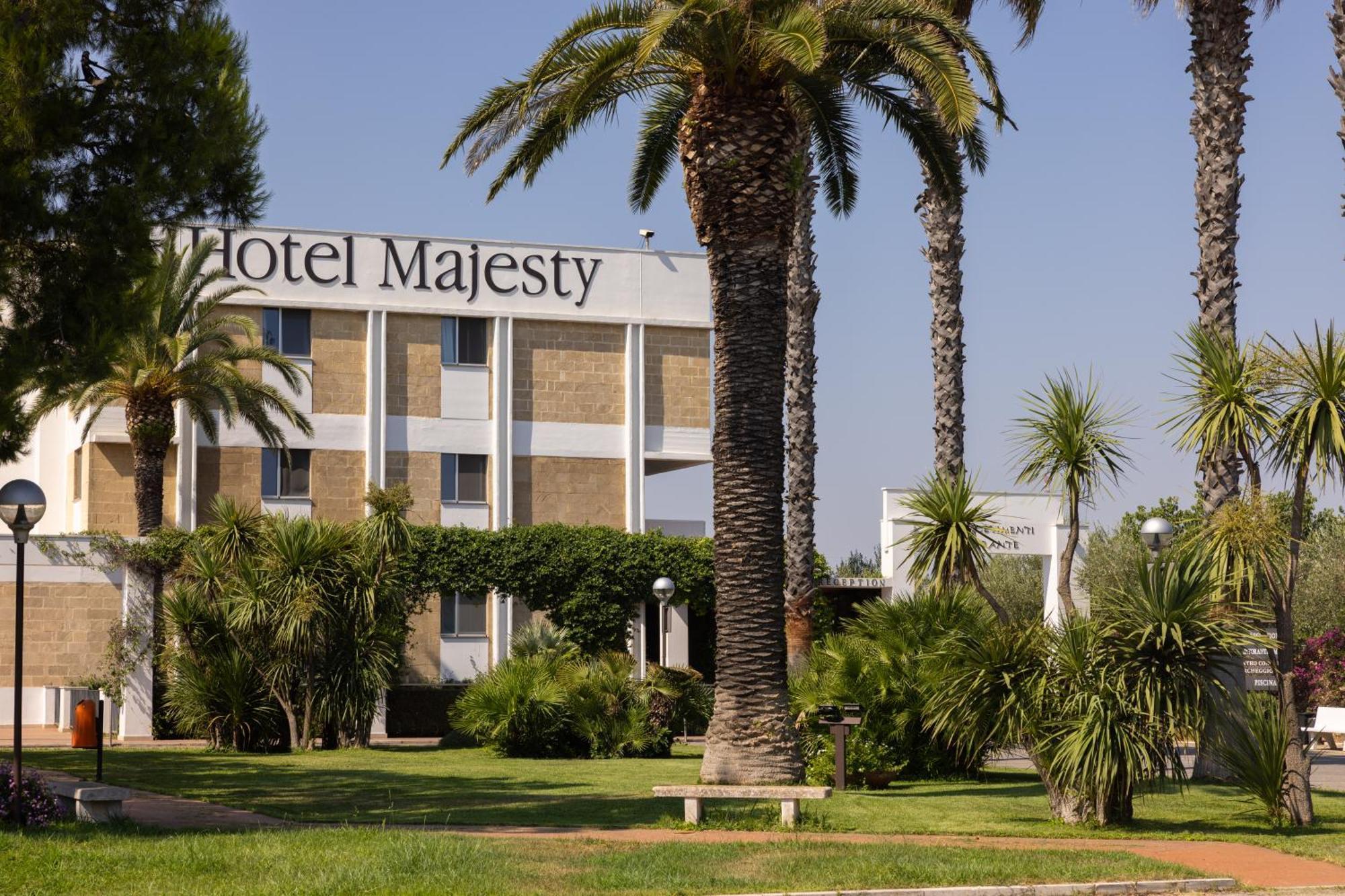 Hotel Majesty Bari Esterno foto
