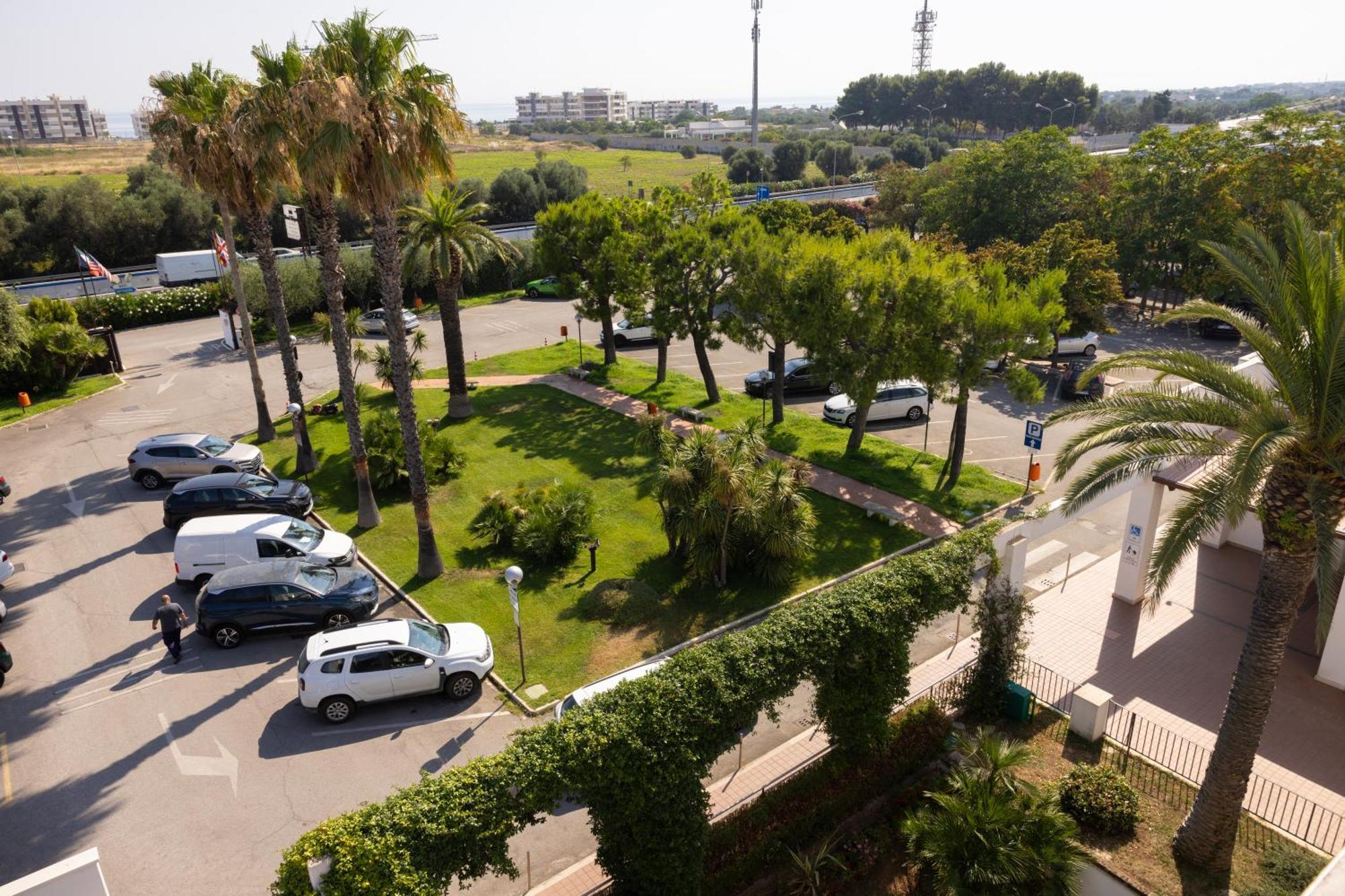 Hotel Majesty Bari Esterno foto